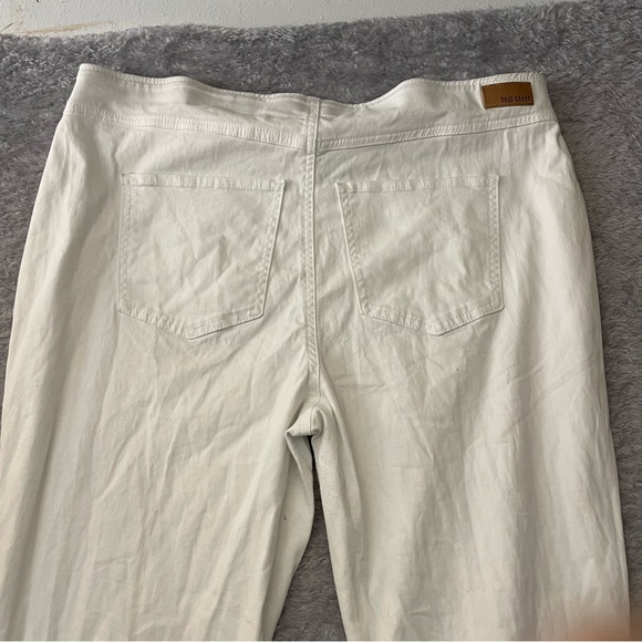 • Title: True Craft White High-Rise Flare Pull-On Jeans - Plus Size 1X - Picture 6 of 7